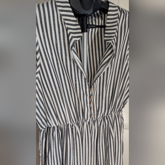 Striped Sleeveless Tiered Midi Dress – Black/White – Women’s M - Picture 2 of 7